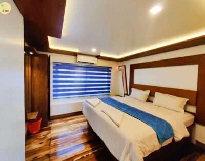 Two Bedroom Premium Houseboat with Upper Deck Hbcode: IPR02