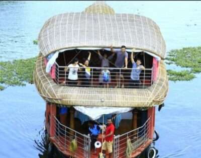 Three Bedroom Glass Covered Houseboat with Upper Deck Hbcode: GCT03