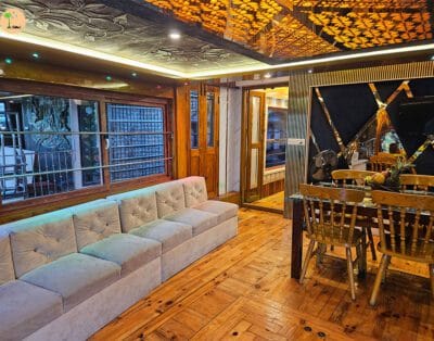 One Bedroom Premium Houseboat with Upper Deck Hbcode: BENZ01