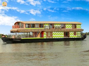 5 Bedroom Deluxe Houseboat