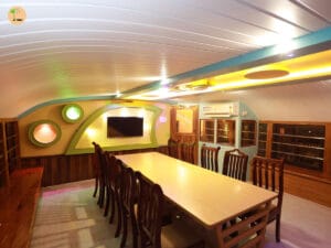 Dining room in alappuzha house boat